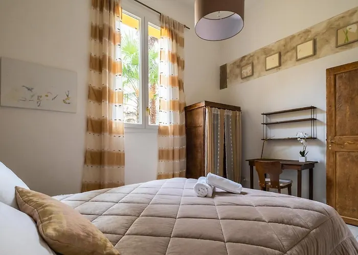 住宿加早餐酒店 Belle Arti Gallery Garden House 4*