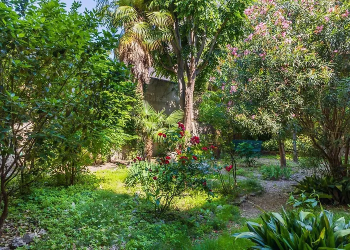 Belle Arti Gallery Garden House 4*