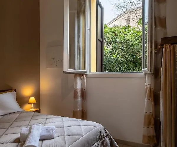 Belle Arti Gallery Garden House فندق مبيت وإفطار بولونيا